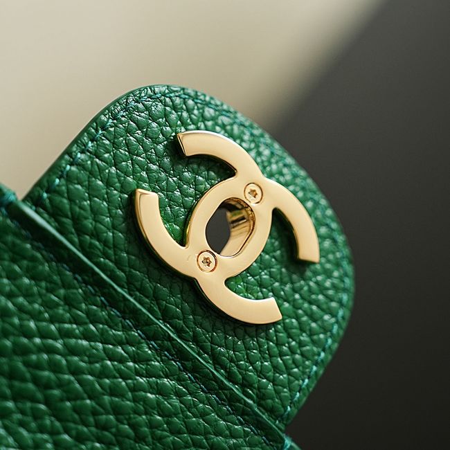 Chanel SPRING SUMMER MAXI FLAP BAG AS6233 green Chanel SPRING SUMMER MAXI FLAP BAG AS6233 green