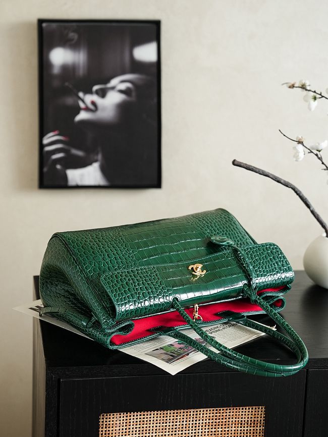 Chanel Crocodile Embossed Shopping Bag AS6428 dark green Chanel Crocodile Embossed Shopping Bag AS6428 dark green