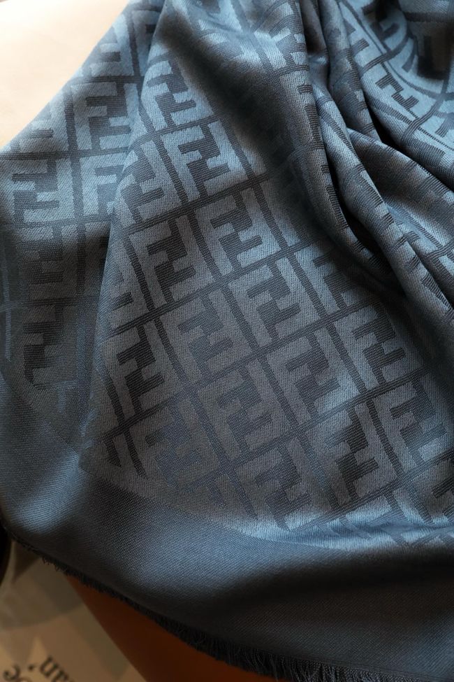 Fendi Shawl Wool Silk and Cotton 06388-2 Fendi Shawl Wool Silk and Cotton 06388-2