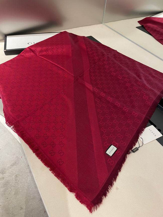 Gucci Shawl Wool Silk and Cotton 06389-3 Gucci Shawl Wool Silk and Cotton 06389-3