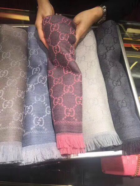 Gucci cashmere scarf 06390-3 Gucci cashmere scarf 06390-3
