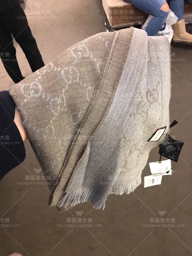 Gucci cashmere scarf 06390-3 Gucci cashmere scarf 06390-3