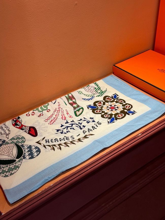 Hermes cashmere Shawl H24436-3 Hermes cashmere Shawl H24436-3