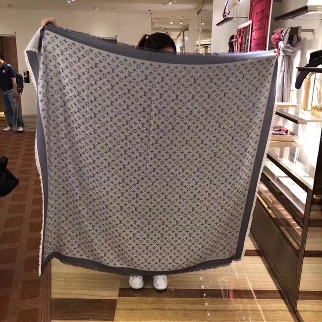 Louis Vuitton Monogram Shine Shawl M98772-2 Louis Vuitton Monogram Shine Shawl M98772-2
