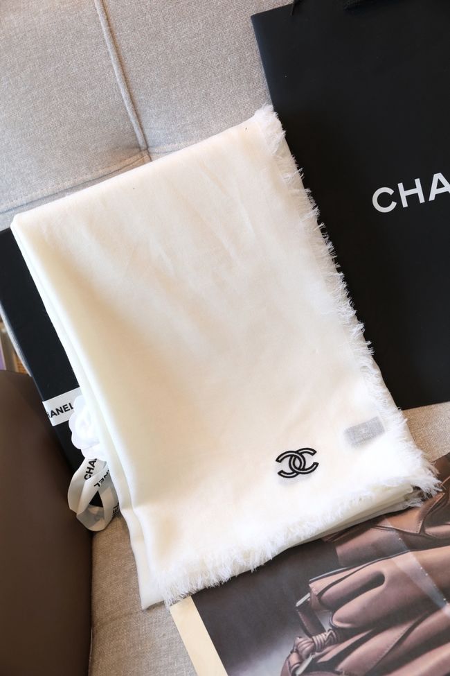 Chanel cashmere scarf B25979-1 Chanel cashmere scarf B25979-1