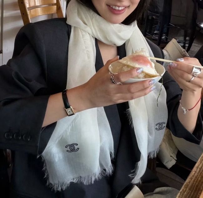 Chanel cashmere scarf B25979-1 Chanel cashmere scarf B25979-1