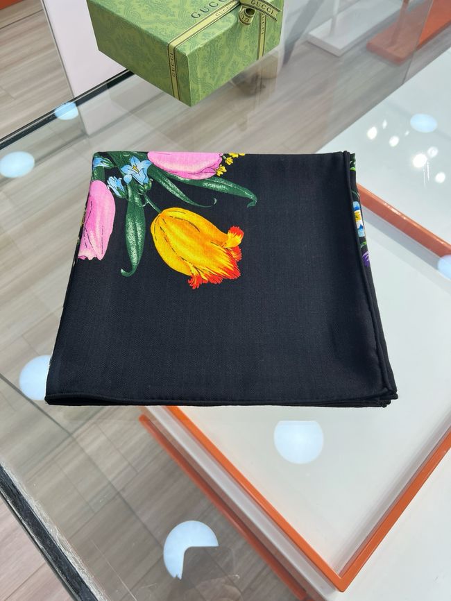 Gucci cashmere Shawl 06392-3 Gucci cashmere Shawl 06392-3