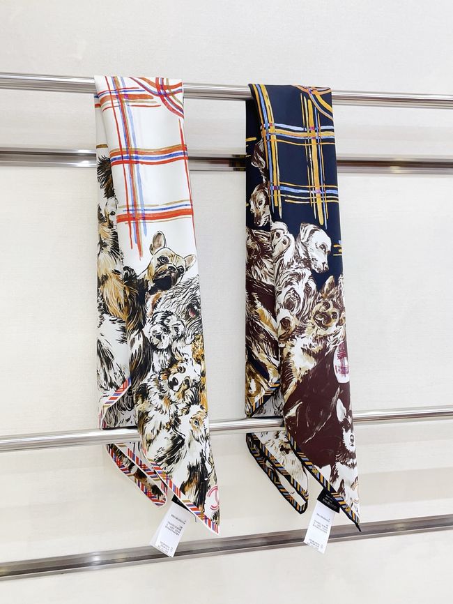 Chanel silk scarf B25981-1 Chanel silk scarf B25981-1