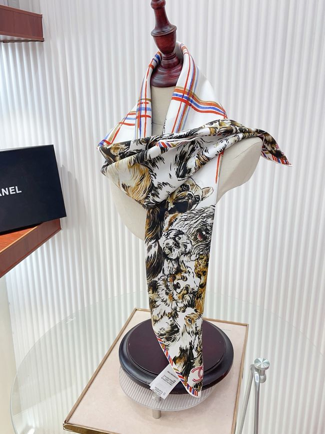 Chanel silk scarf B25981-2 Chanel silk scarf B25981-2
