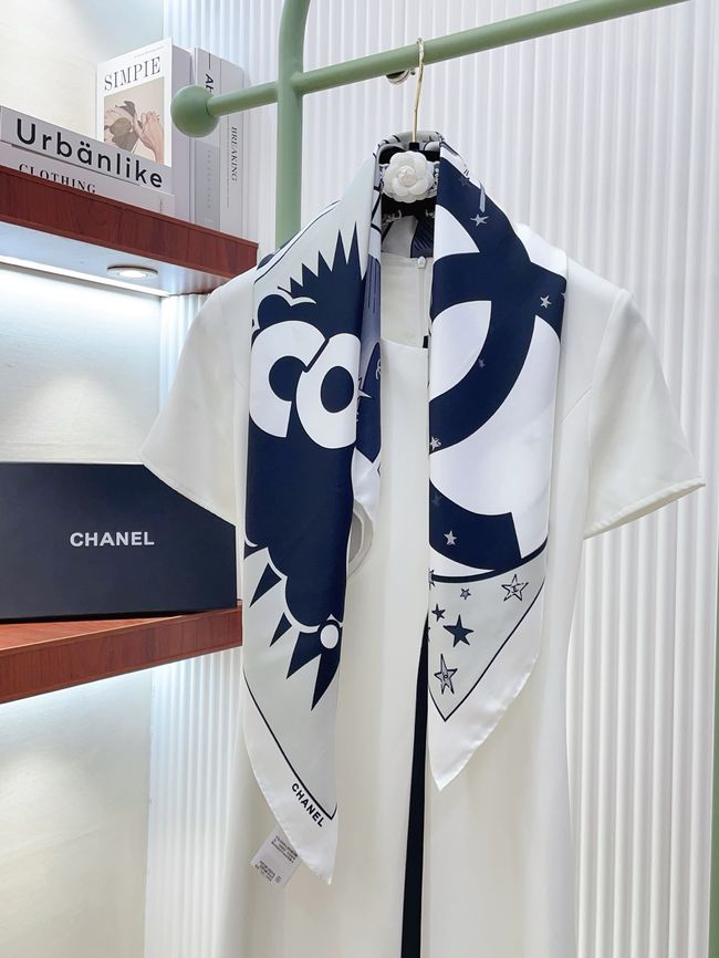 Chanel silk scarf B25982-2 Chanel silk scarf B25982-2