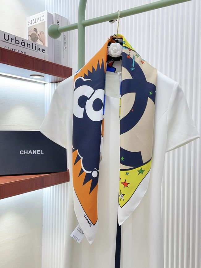 Chanel silk scarf B25982-3 Chanel silk scarf B25982-3
