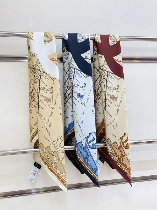 Chanel silk scarf B25984-1 Chanel silk scarf B25984-1