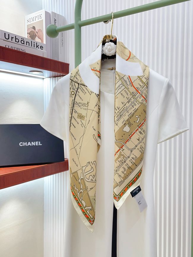 Chanel silk scarf B25984-3 Chanel silk scarf B25984-3