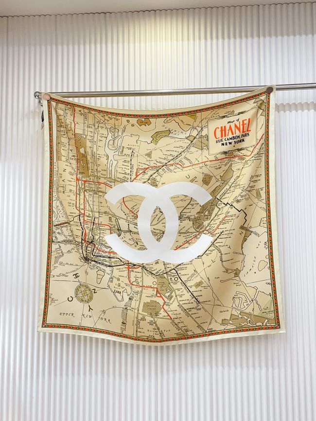 Chanel silk scarf B25984-3 Chanel silk scarf B25984-3
