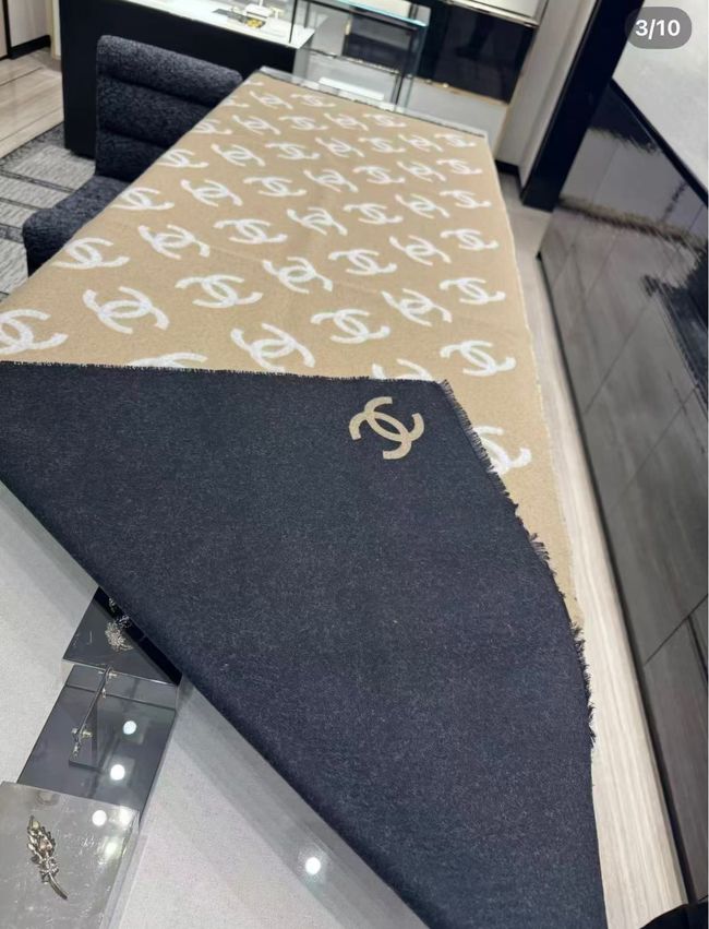 Chanel cashmere scarf B25986-1 Chanel cashmere scarf B25986-1