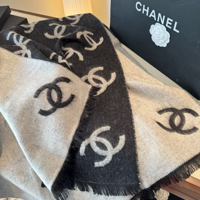 Chanel cashmere scarf B25986-2 Chanel cashmere scarf B25986-2