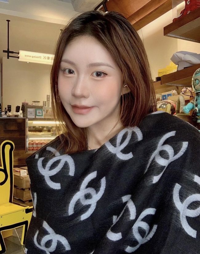 Chanel cashmere scarf B25986-2