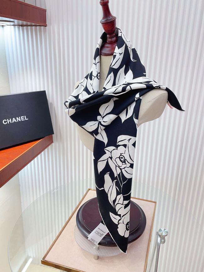 Chanel silk scarf B25987-2 Chanel silk scarf B25987-2