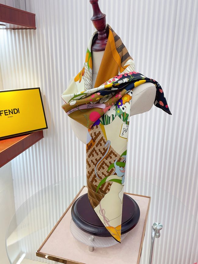 Fendi silk Square 90 06390-2