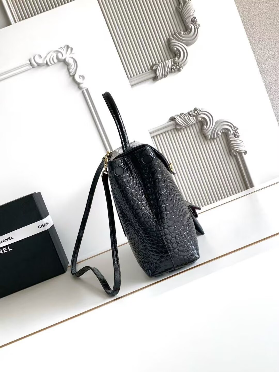 Chanel Maxi Flap Bag With Top Handle Crocodile Embossed Calfskin & Gold-Tone Metal Dark Gray As6309 Chanel Maxi Flap Bag With Top Handle Crocodile Embossed Calfskin & Gold-Tone Metal Dark Gray As6309