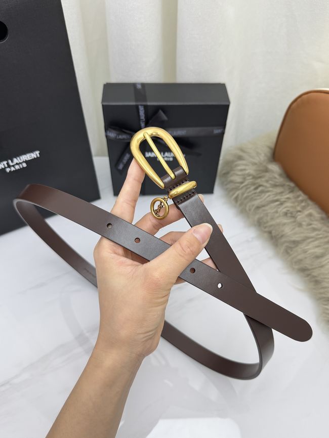 Saint Laurent CASSANDRE charm elongated buckle thin belt in leather S2596-4 Saint Laurent CASSANDRE charm elongated buckle thin belt in leather S2596-4