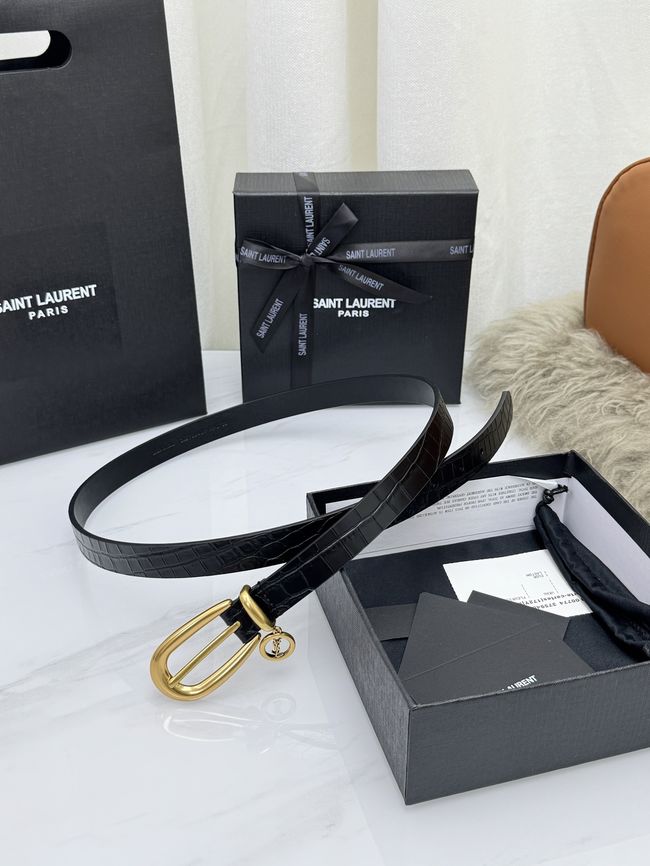 Saint Laurent CASSANDRE charm elongated buckle thin belt in leather S2596-5