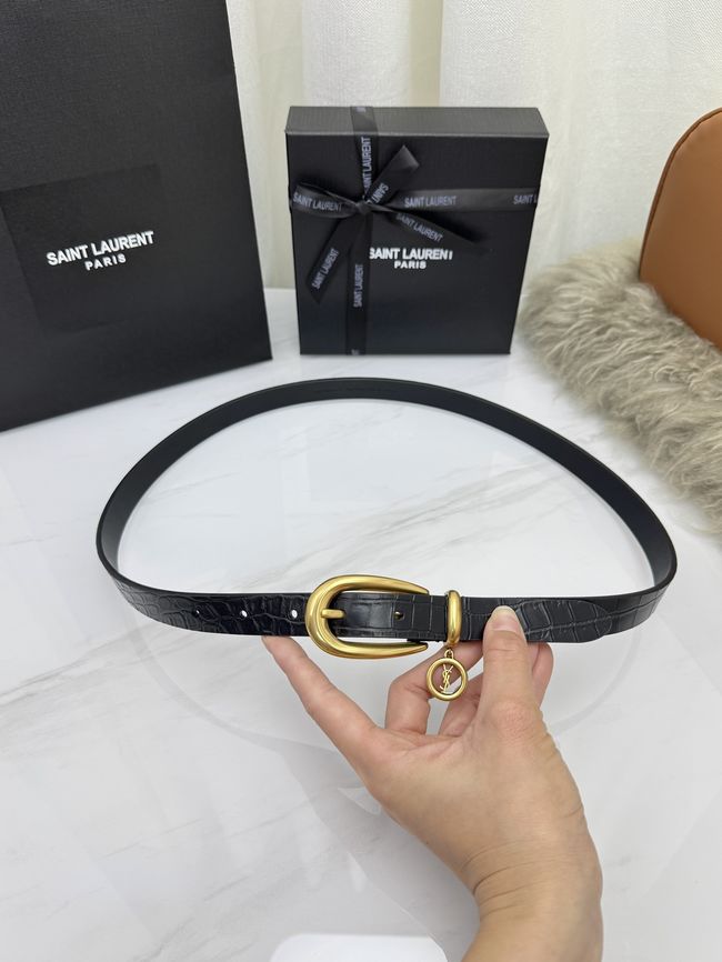 Saint Laurent CASSANDRE charm elongated buckle thin belt in leather S2596-5