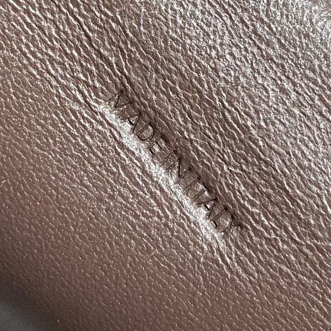 CELINE FLAIR IN GRAINED CALFSKIN L10BF5 CREAMY CHESTNUT CELINE FLAIR IN GRAINED CALFSKIN L10BF5 CREAMY CHESTNUT