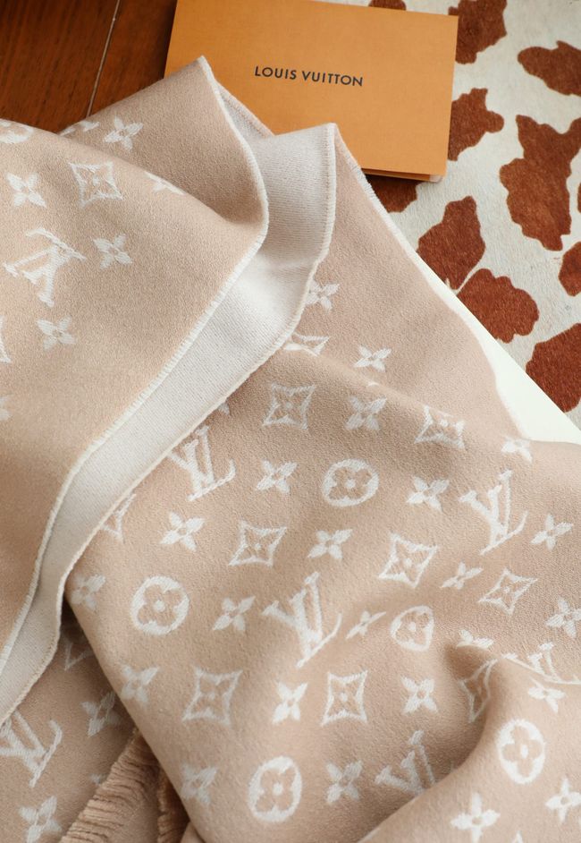 Louis Vuitton New Forevergram Scarf M9A253-3 Louis Vuitton New Forevergram Scarf M9A253-3