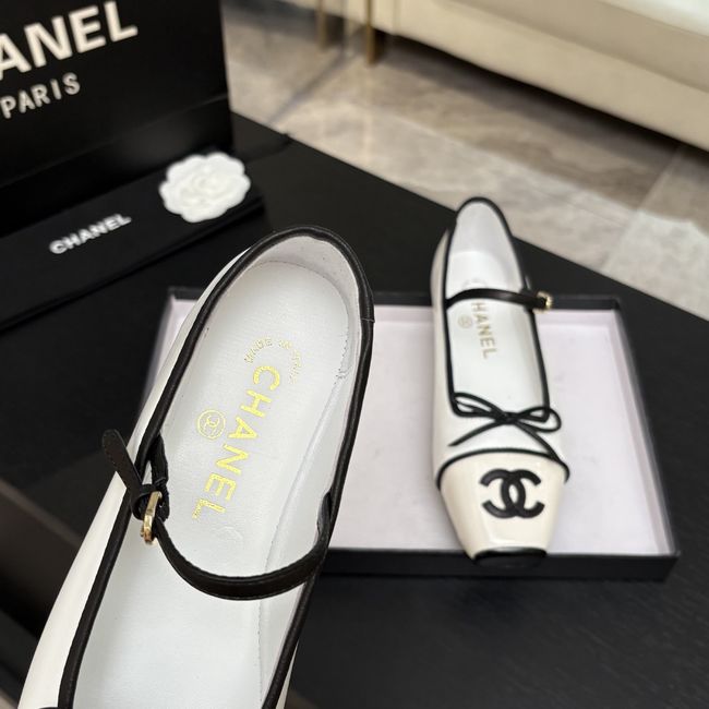 Chanel Mary Janes G47640-4