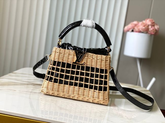 Louis Vuitton Capucines BB N30101 black