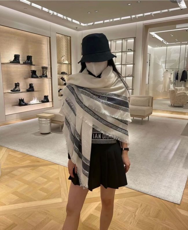 Dior Oblique Shawl 64TS1-3 Dior Oblique Shawl 64TS1-3