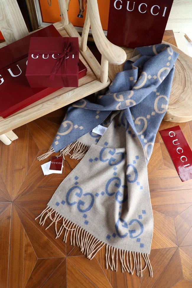 Gucci Reversible Cashmere scarf 777067-1