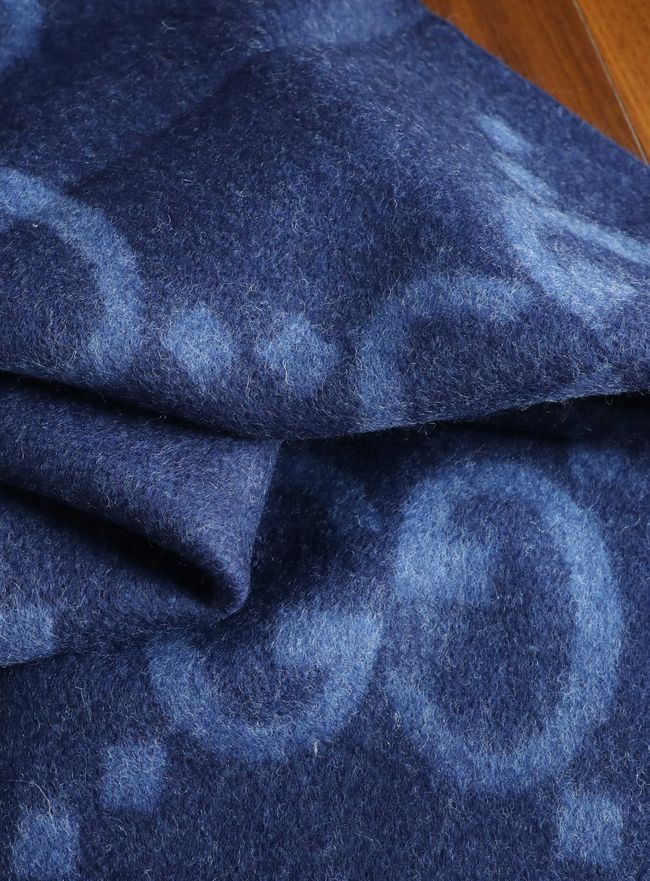 Gucci Reversible Cashmere scarf 777067-5