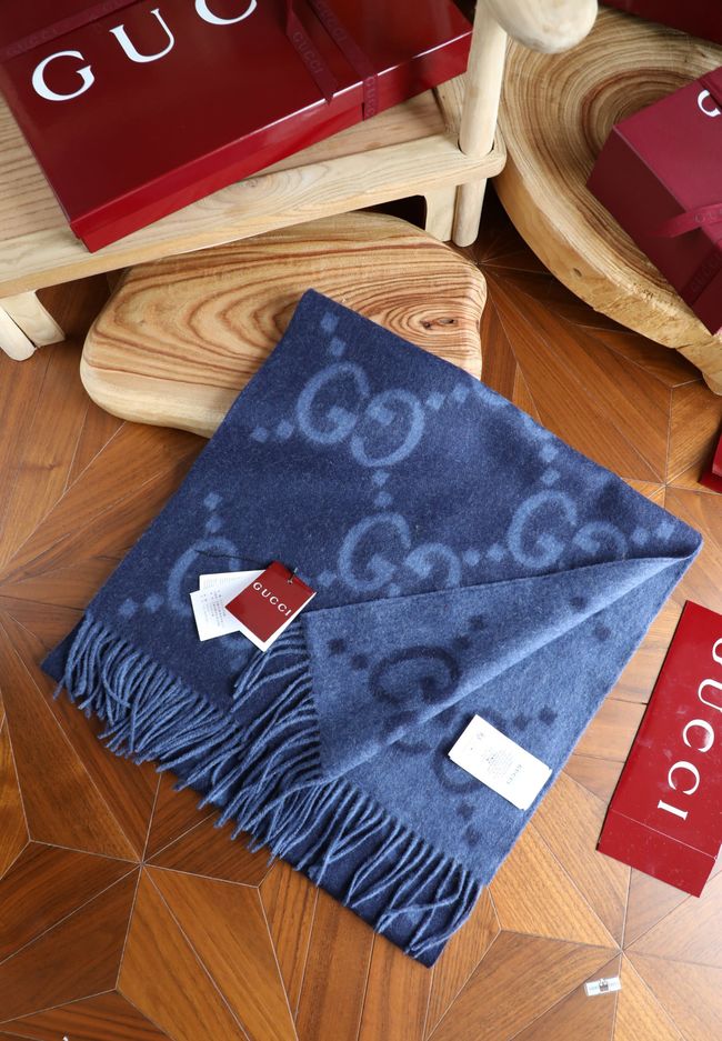 Gucci Reversible Cashmere scarf 777067-5