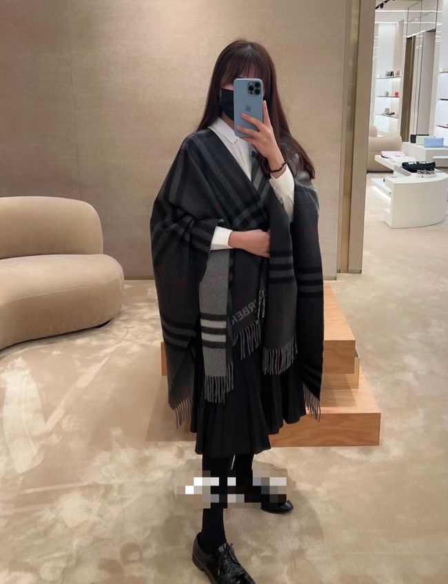 Burberry Cashmere cape BU0032-1 Burberry Cashmere cape BU0032-1