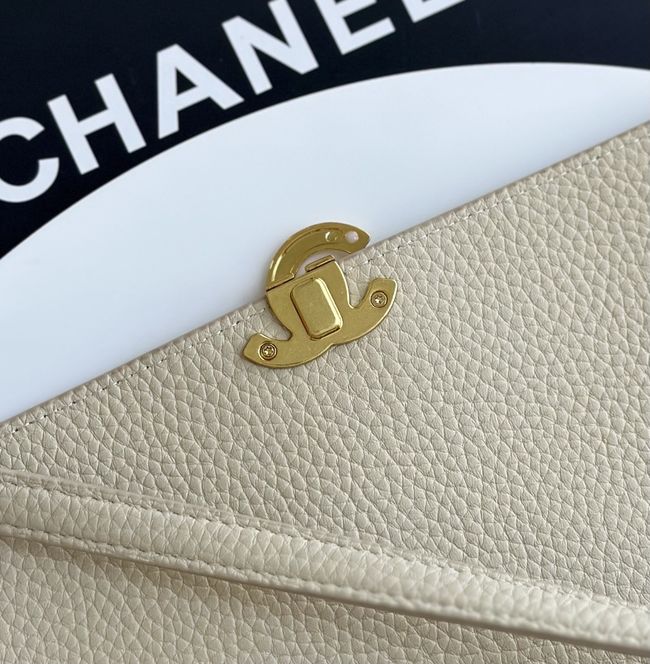 Chanel Maxi Flap bag AS6482 White Chanel Maxi Flap bag AS6482 White