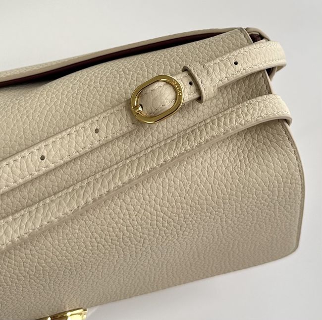 Chanel Maxi Flap bag AS6482 White Chanel Maxi Flap bag AS6482 White