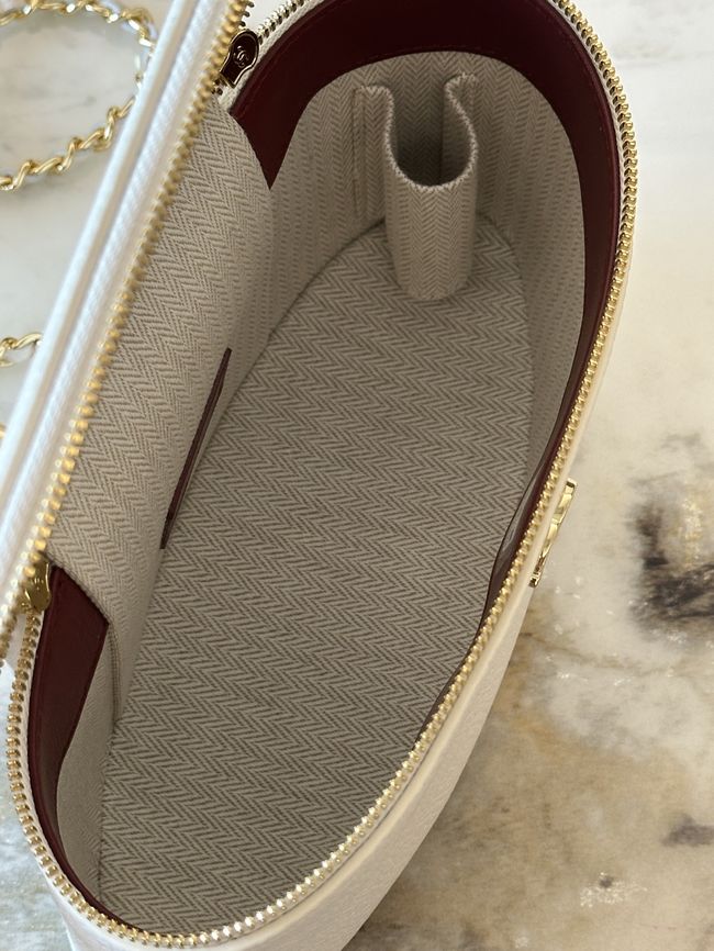 Chanel Vanity with Chain AP5574 white Chanel Vanity with Chain AP5574 white
